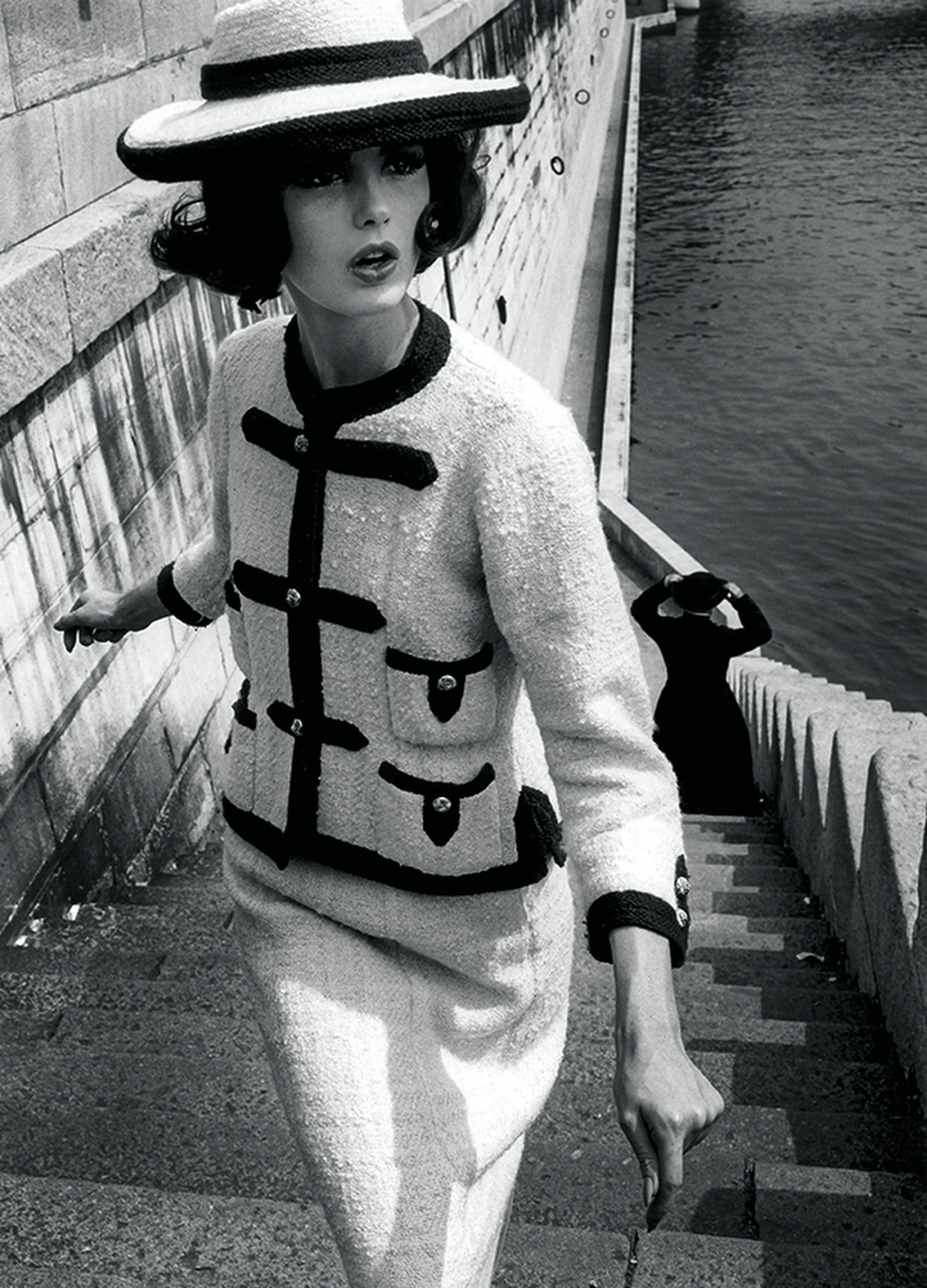 k-klein-chanela-boucle-ivory-black-and-white-fashion-chic-styling-concept-coco-channel-furniture-deisgn-oikos-chania-1NJ3k.jpg