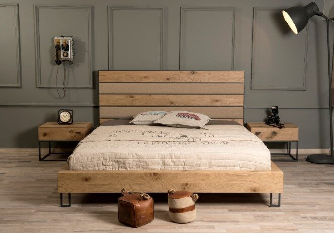 xylino-krebati-masif-me-metallika-podarakia-vintage-industrial-modernes-krebatokamares-oikos-terzis-stella-interior-blog-epipla-xania-TCgWV.jpg