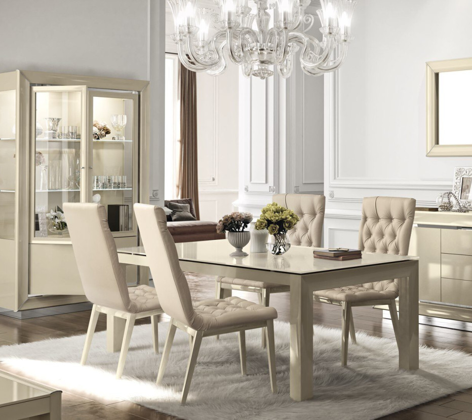 THE LA STAR CLASSIC DINNING TABLE