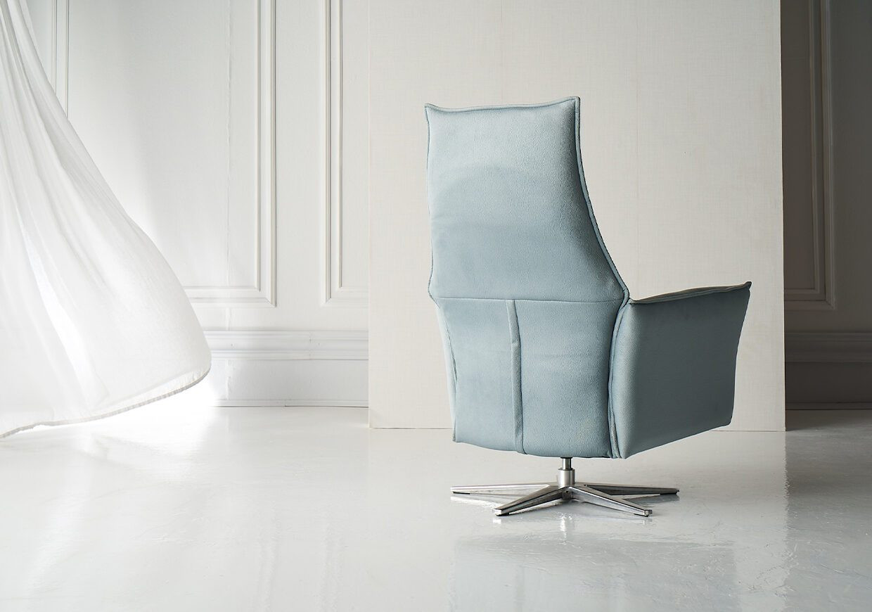 THE BLU OMEGA RECLINER
