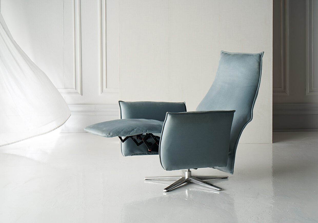 THE BLU OMEGA RECLINER