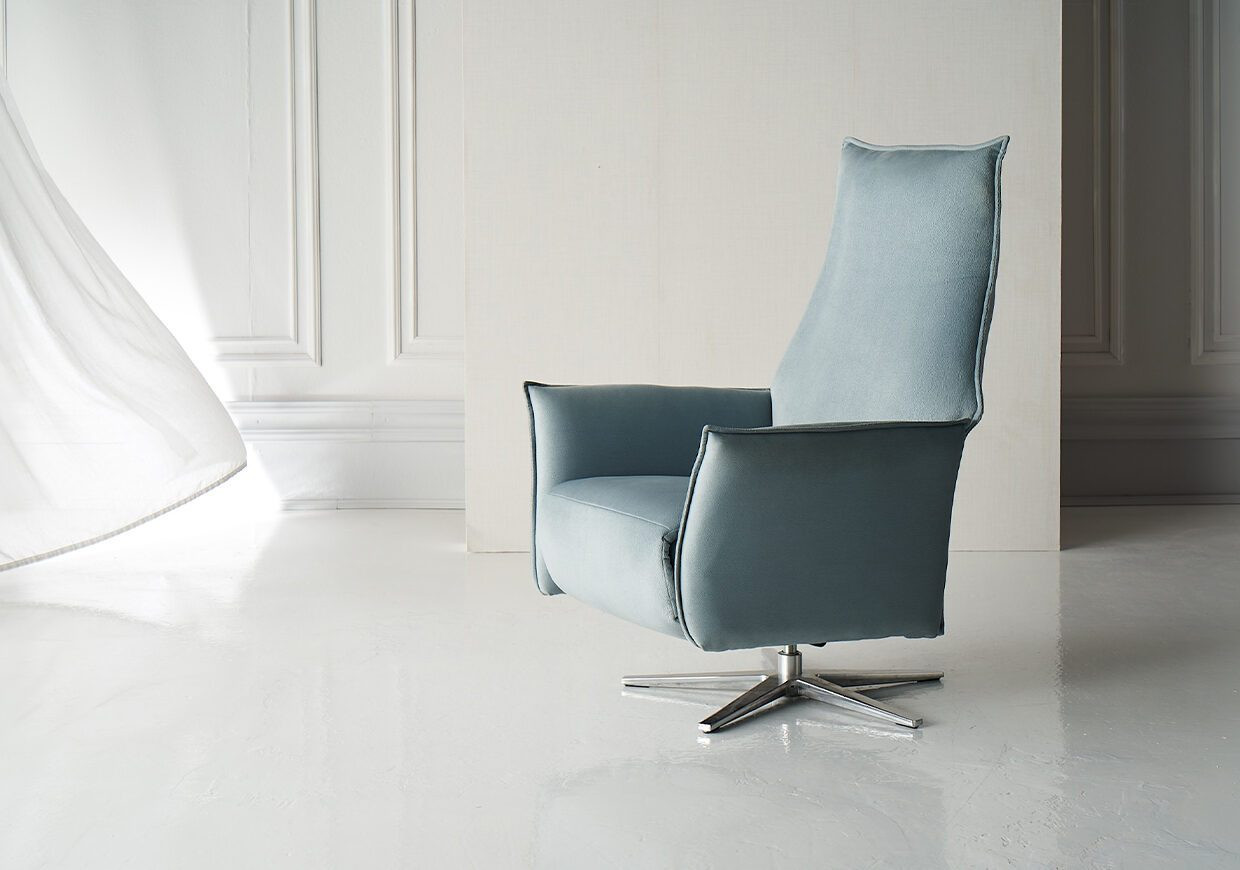 THE BLU OMEGA RECLINER