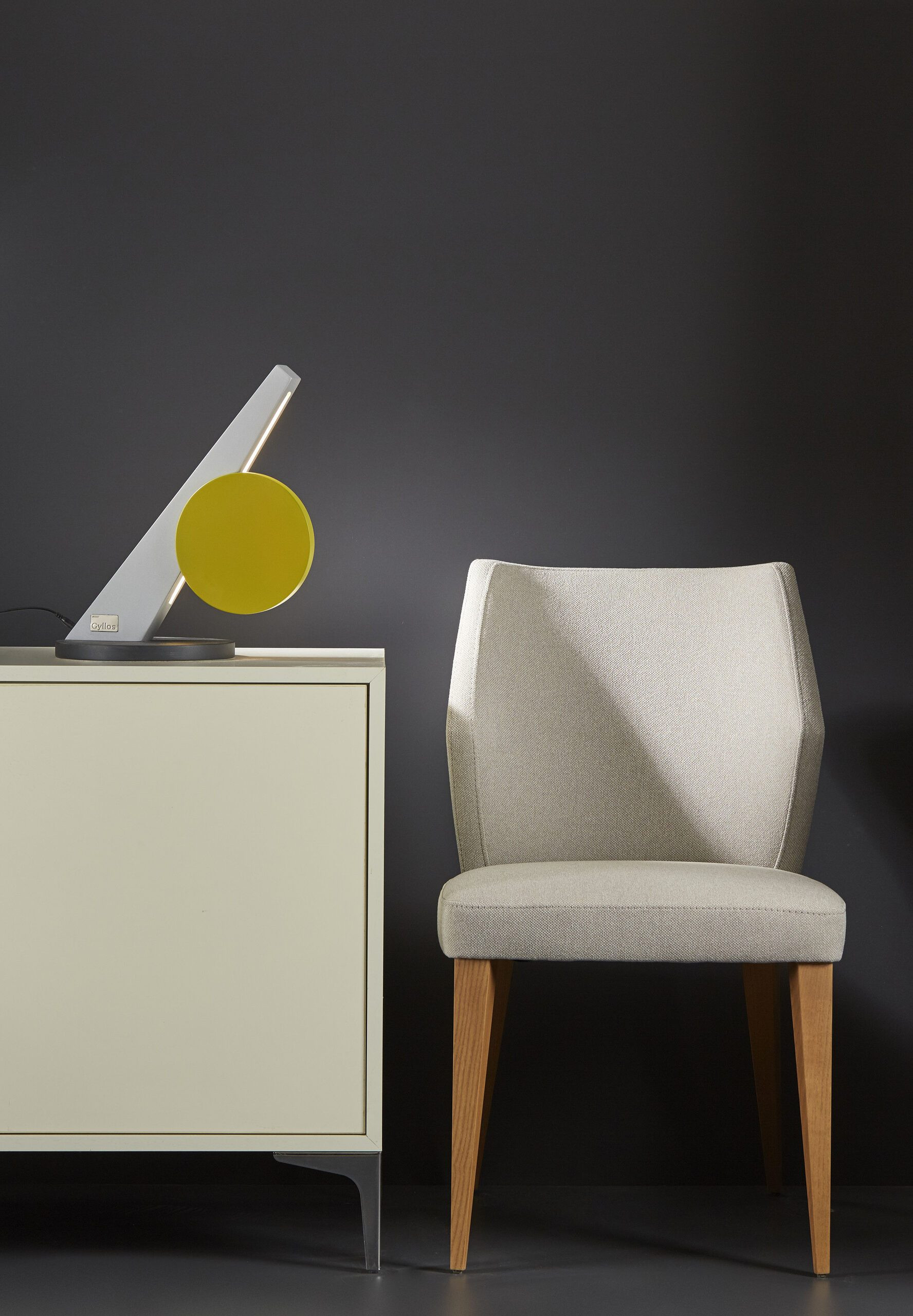 THE KIADEN TABLE LAMP
