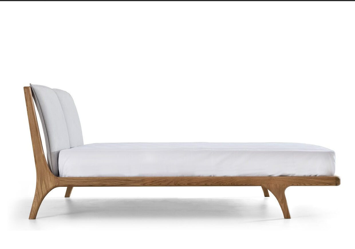 THE KURLY LEG BED