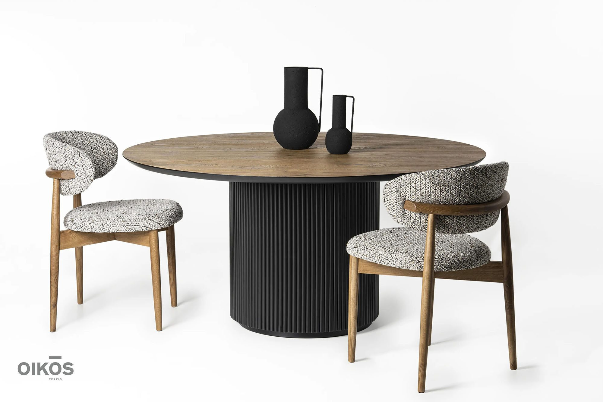 THE ICON WOOD ROUND TABLE