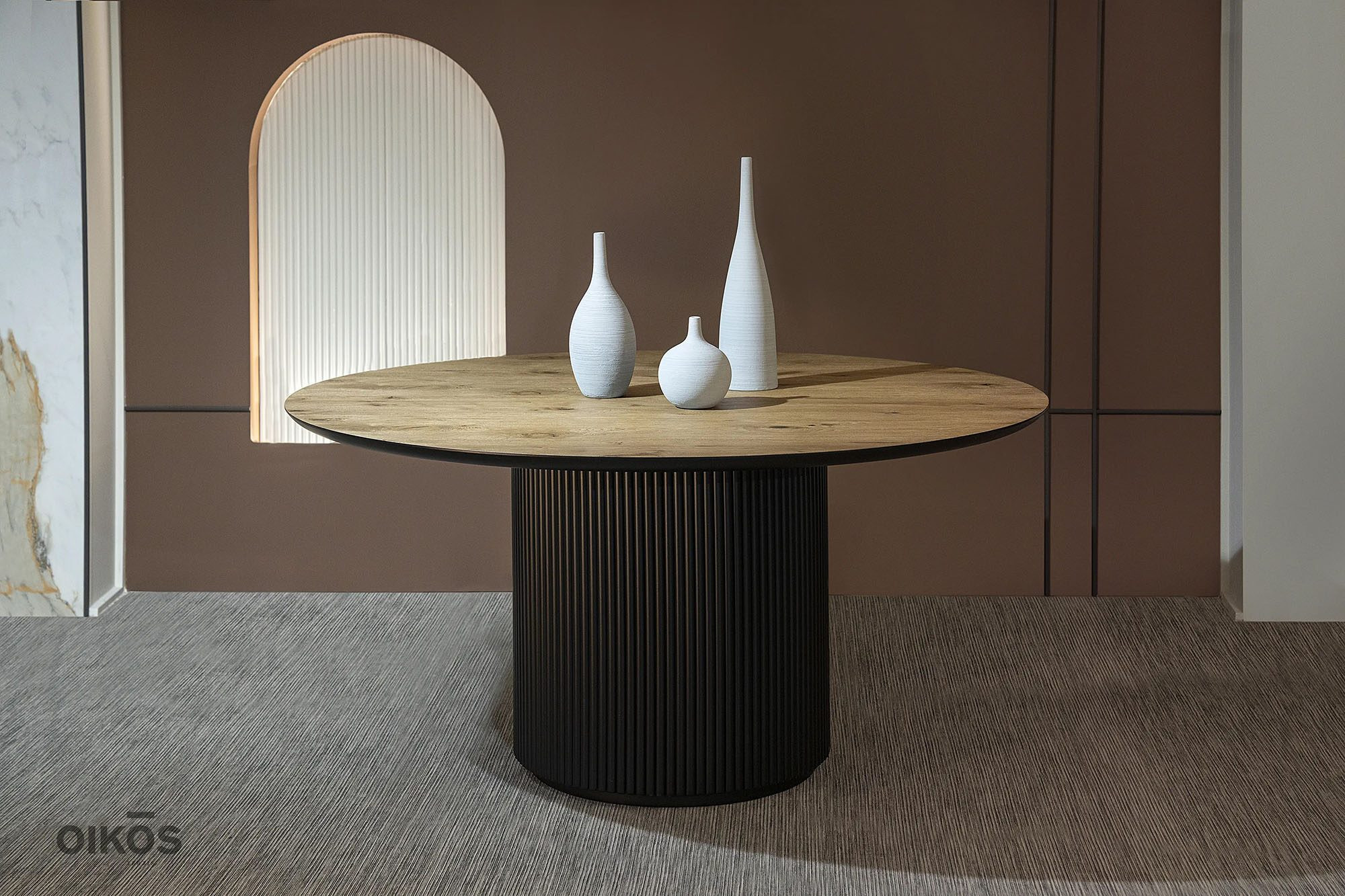 THE ICON WOOD ROUND TABLE