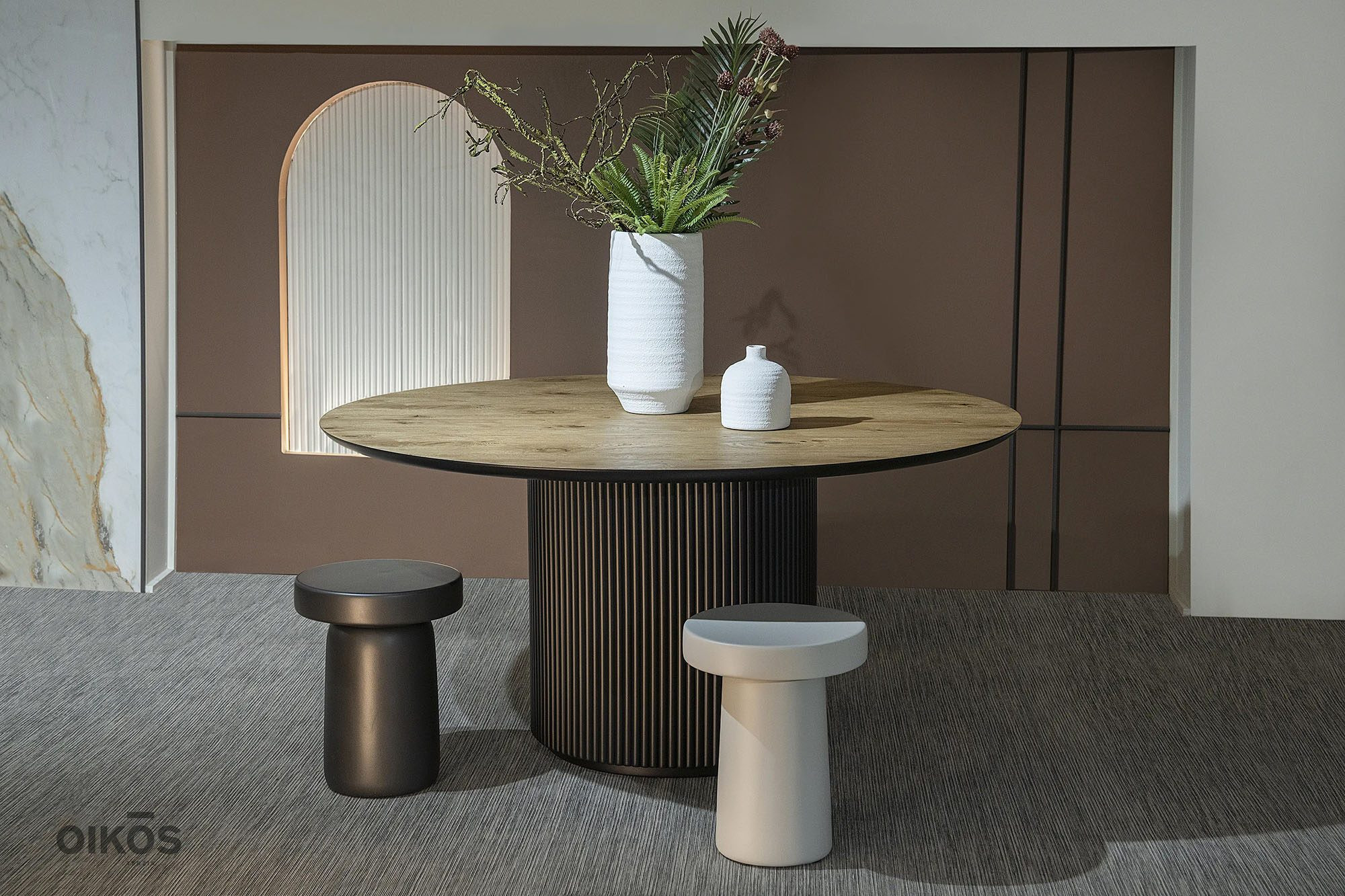 THE ICON WOOD ROUND TABLE