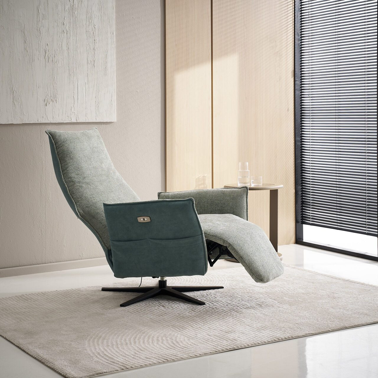 ΠΟΛΥΘΡΟΝΑ OMEGA MASSAGE RECLINER